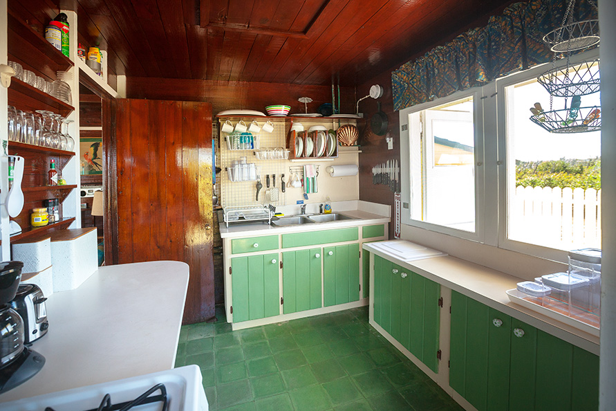 Wonderful kitchen includes all you need to prepare meals, light snacks or entertain at your own barbecue.